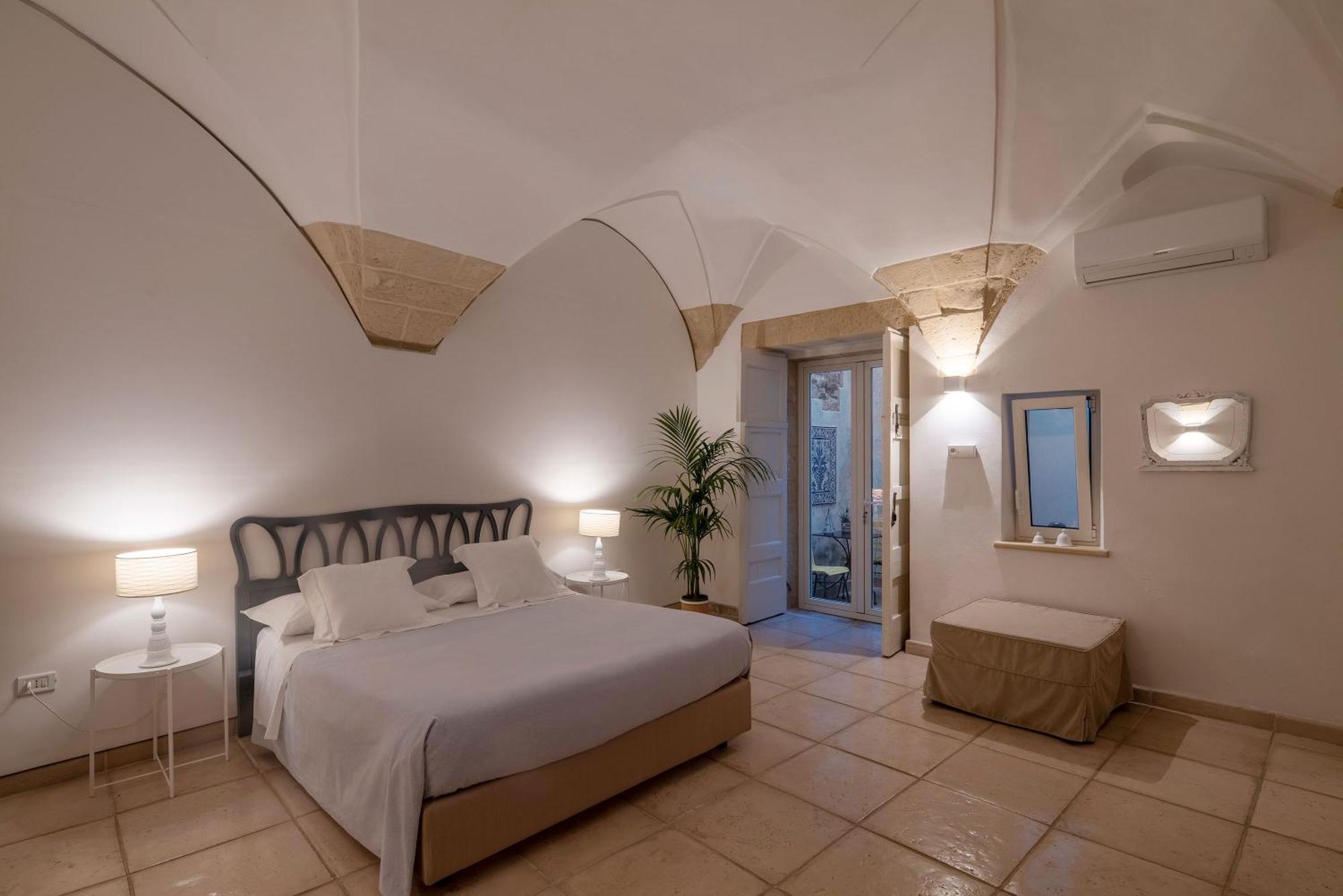 Corte Dei Romiti Apartment - Lecce Selection Екстер'єр фото